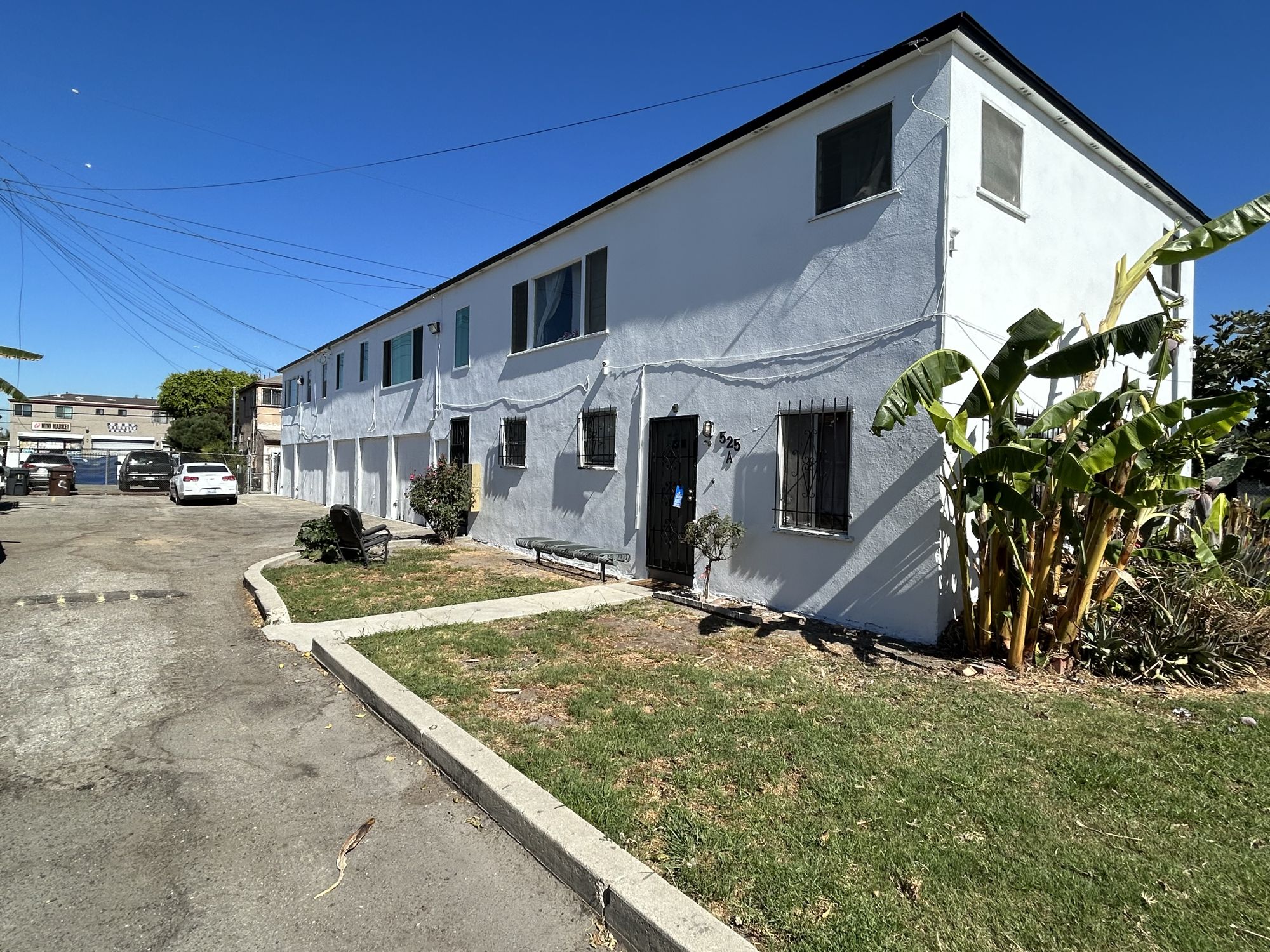 518 W Rosecrans property photo 8